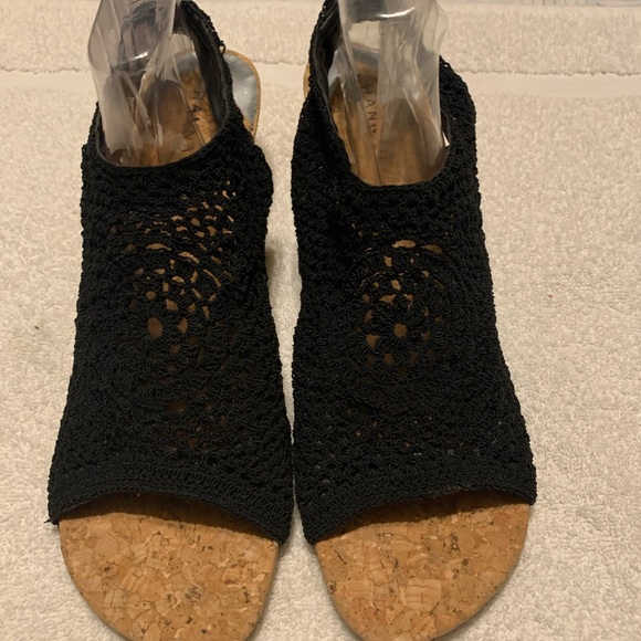 Hannah Sandals - Picture 2 of 8